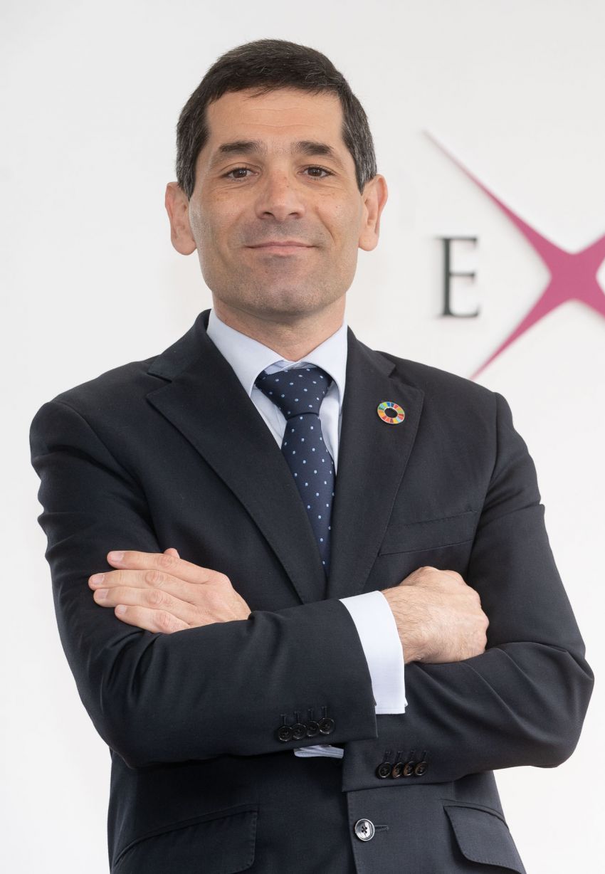 PacoHevia PresidenteEXECyL vertical